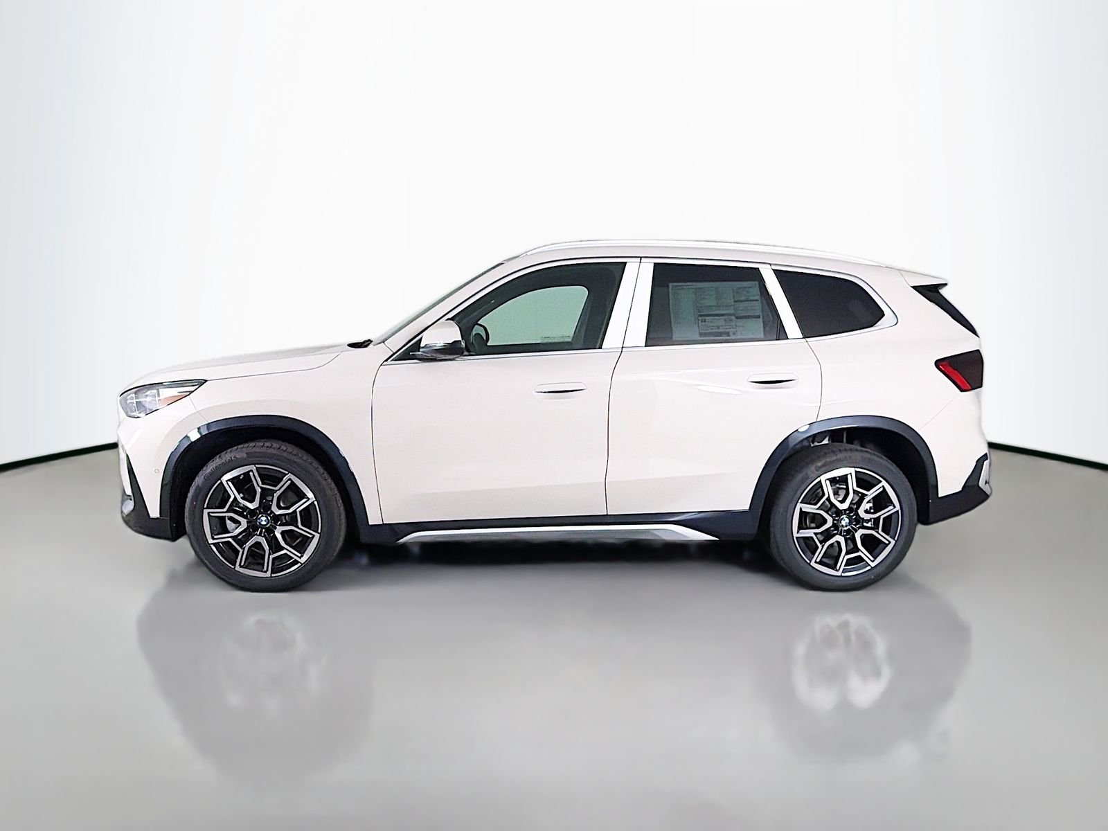 New 2026 Dune Grey Metallic BMW xDrive28i image 4