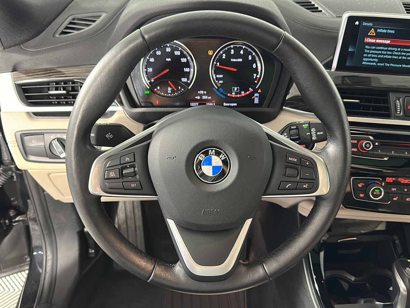Used 2018 Black Sapphire Metallic BMW xDrive28i image 15
