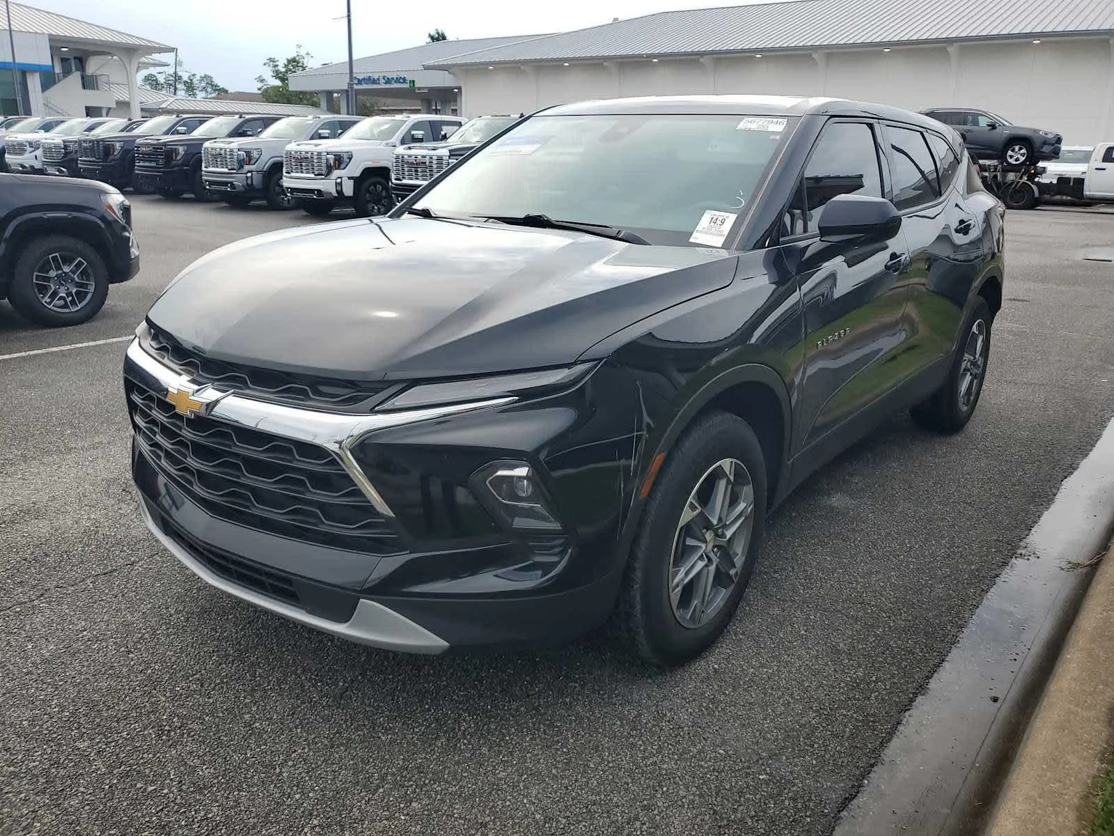 Used 2023 BLACK Chevrolet LT image 1
