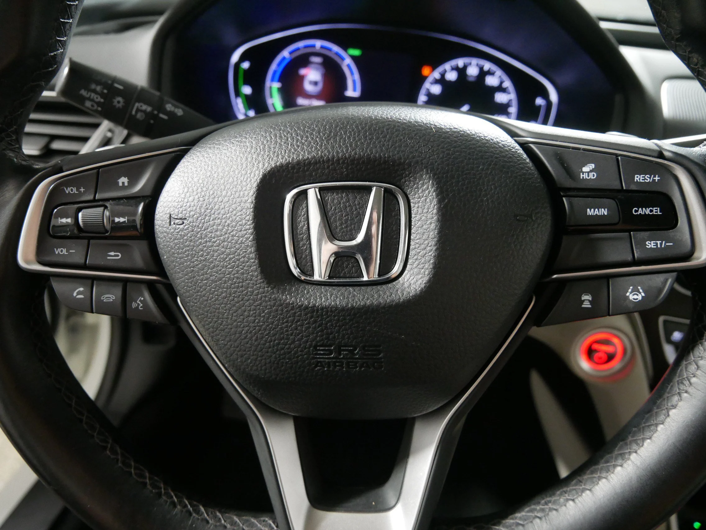 Used 2018 White Orchid Pearl Honda Touring image 25
