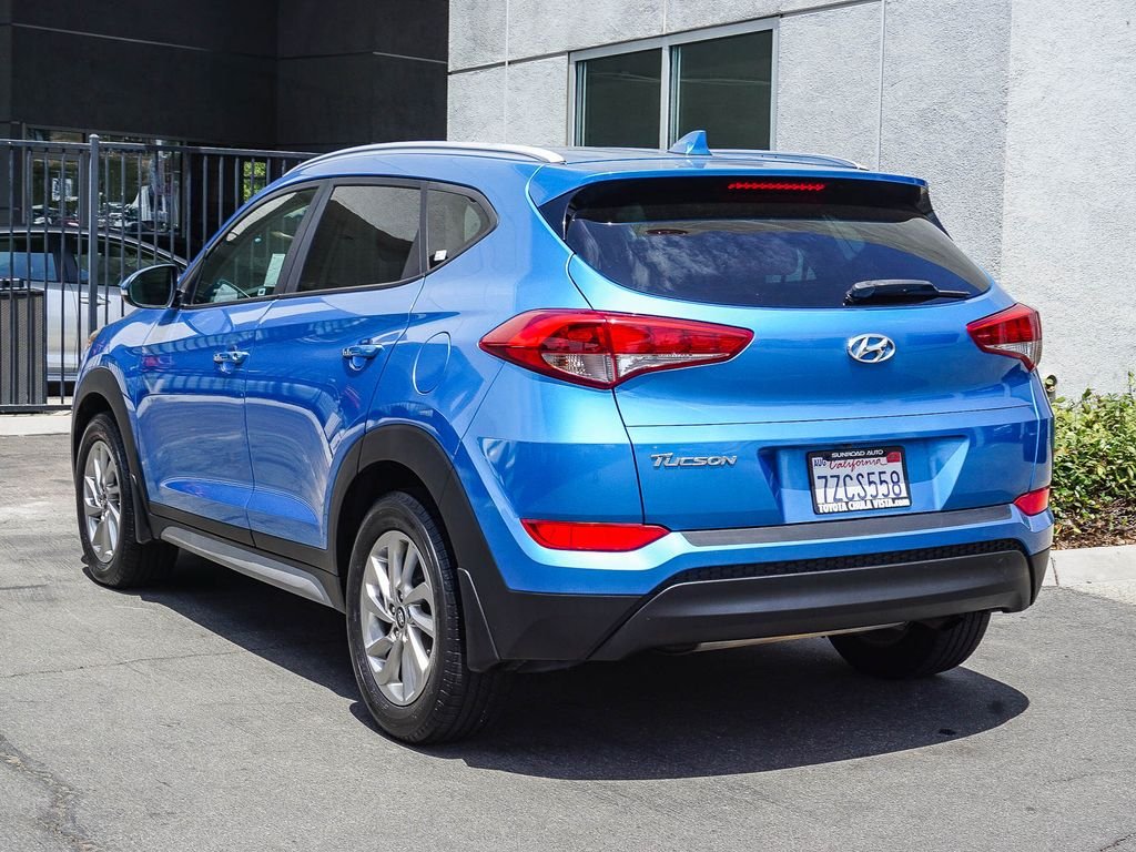 Used 2017 Blue Hyundai SE Plus image 4
