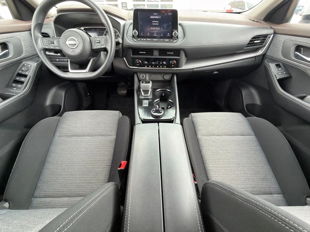 Used 2023 White Nissan SV image 9