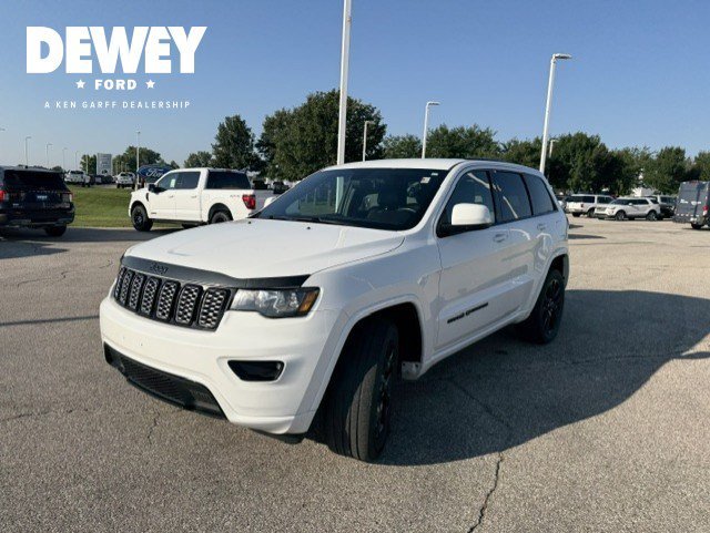Used 2017 Bright White Clearcoat Jeep Altitude image 3