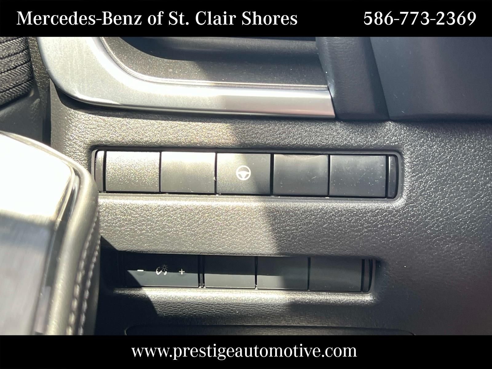 Used 2022 Gray Nissan SV image 30