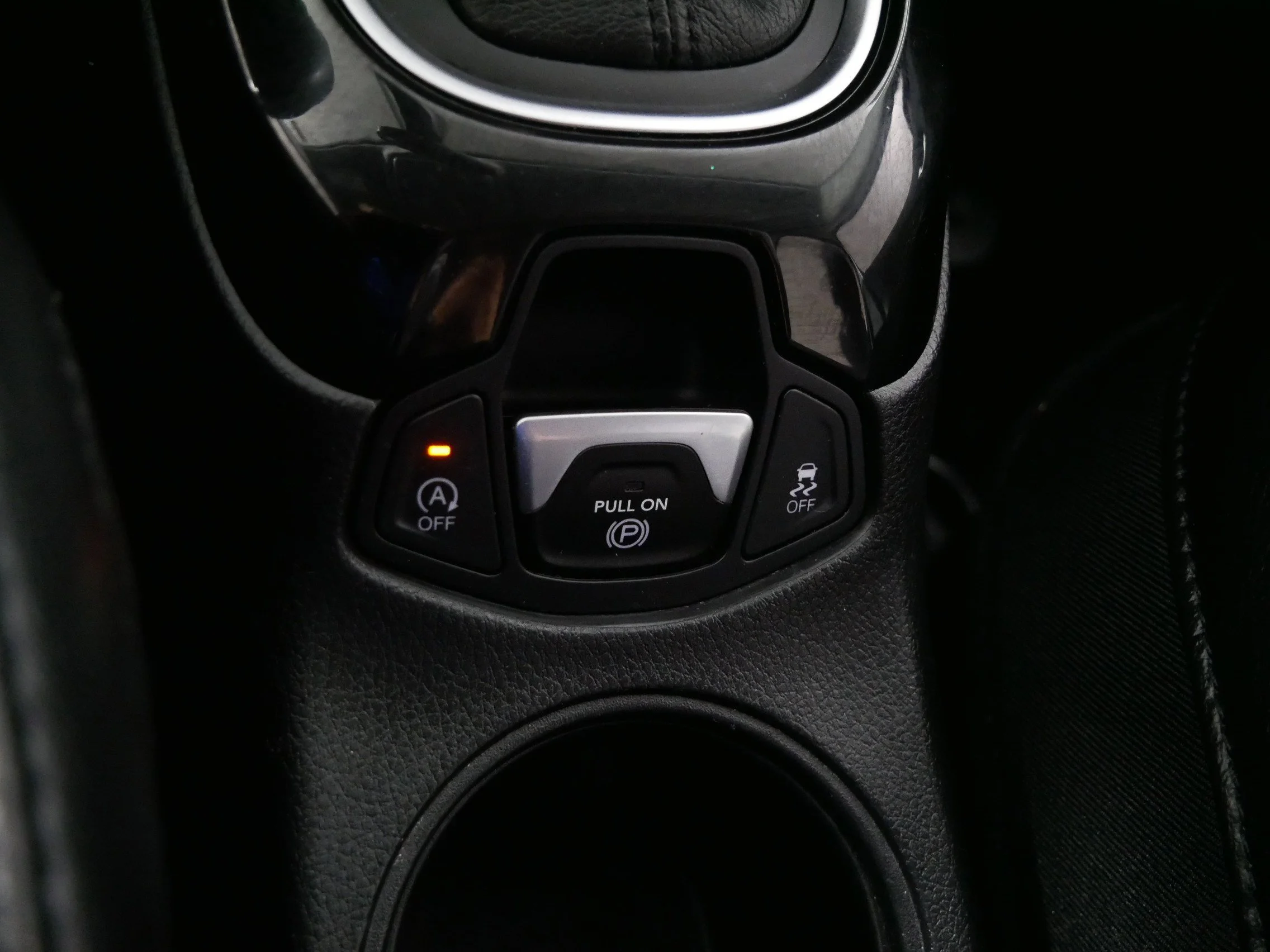 Used 2019 Granite Crystal Metallic Clearcoat Jeep Altitude image 31