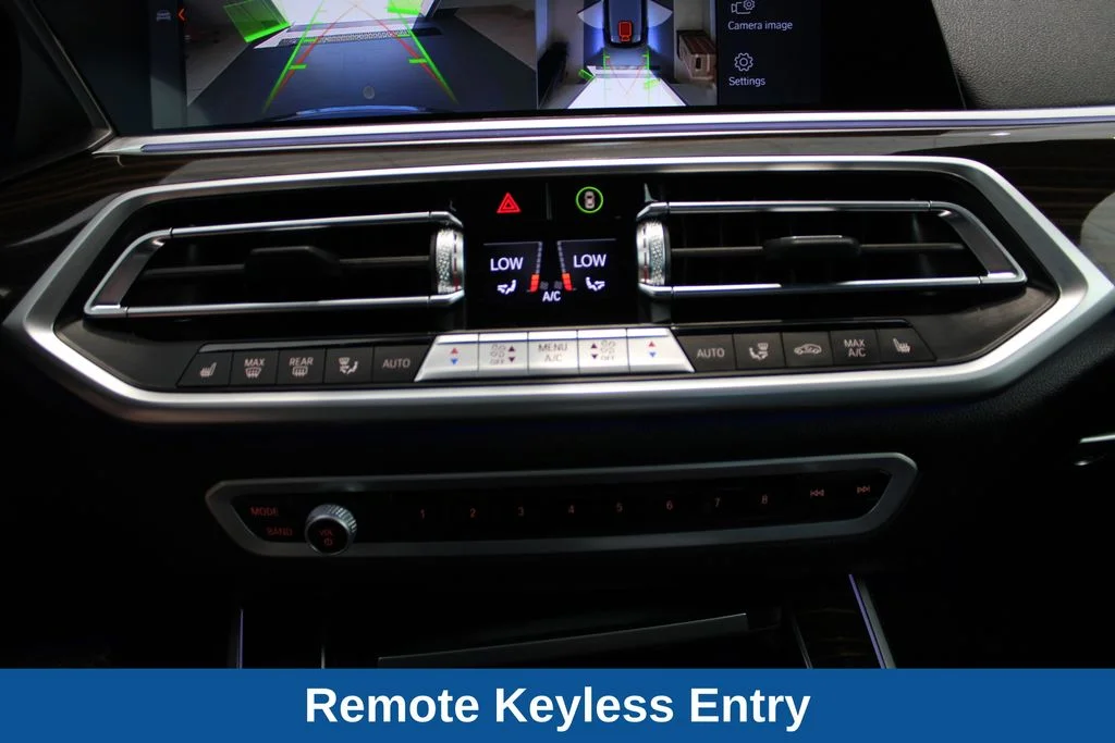 Used 2023 Gray BMW xDrive40i image 9