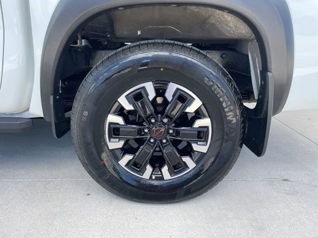 Used 2023 White Nissan PRO-4X image 25