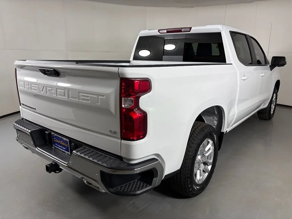 New 2026 Summit White Chevrolet LT image 10