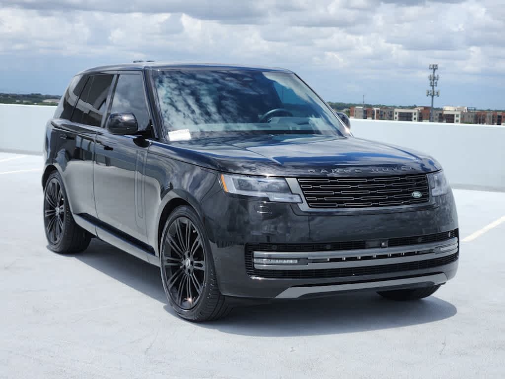 Certified Used 2024 Santorini Black Metallic Land Rover SE image 4