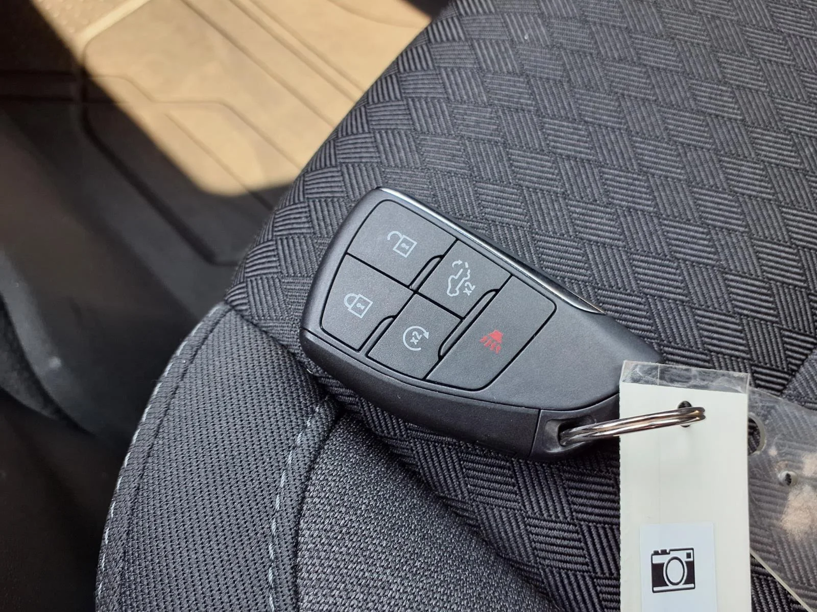 Used 2024 Summit White Chevrolet RST image 15