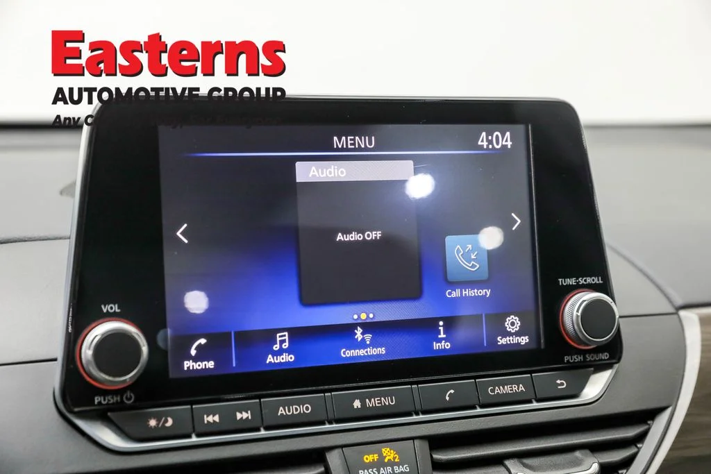Used 2023 Silver Nissan 2.5 SV image 19