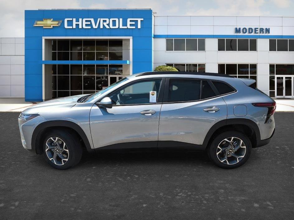Used 2025 Sterling Gray Metallic Chevrolet LT image 6