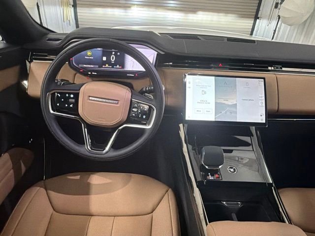 New 2026 Ostuni Pearl White Land Rover SE image 17