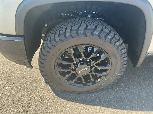 2026 Chevrolet Silverado 3500HD LTZ - Photo 11