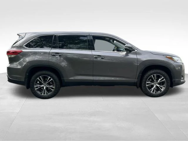 Used 2019 Gray Toyota LE image 6