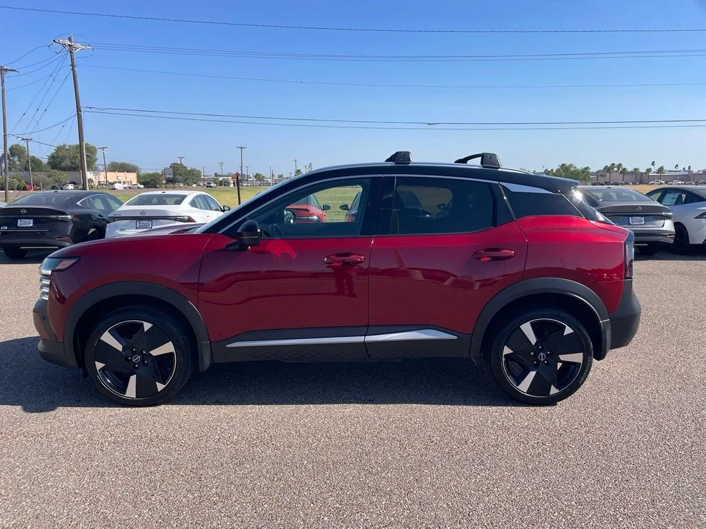 Used 2025 Red Nissan SR image 4