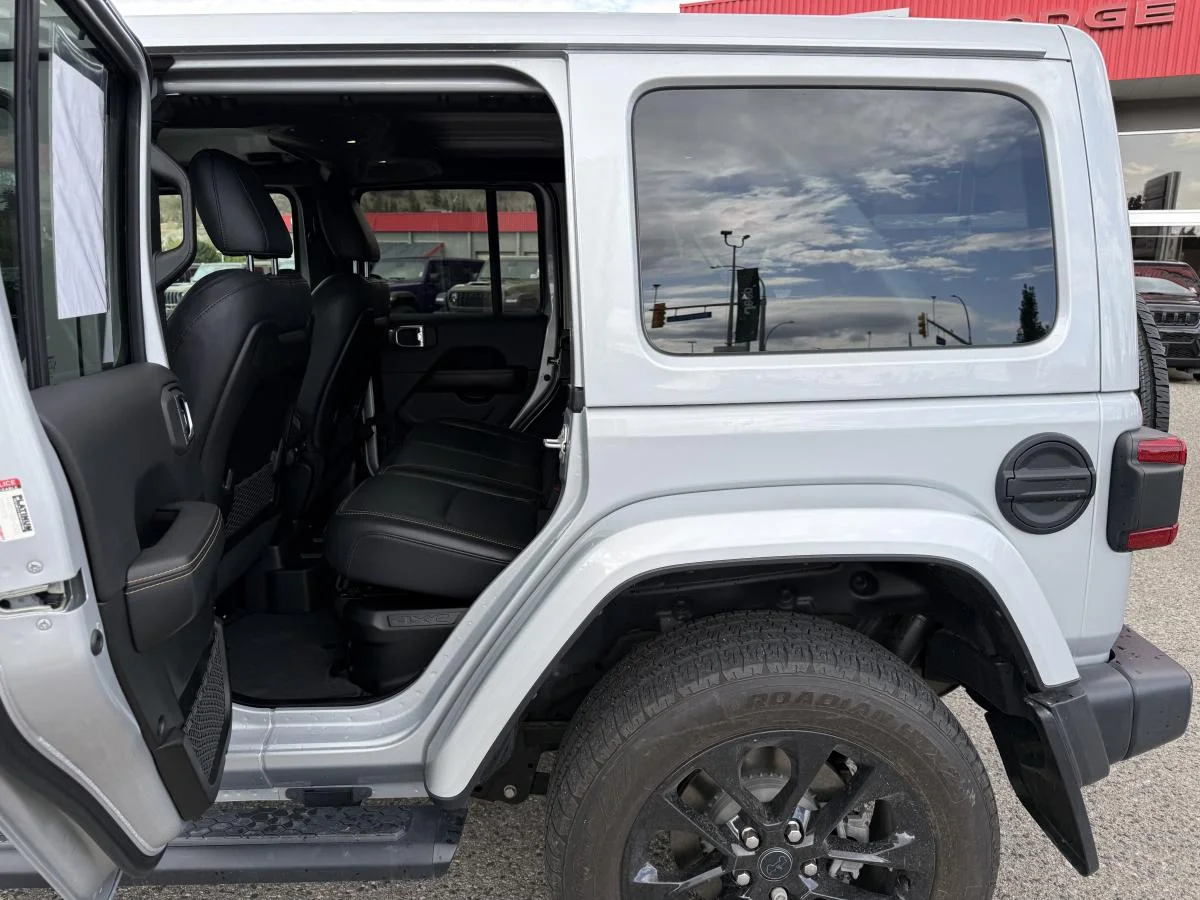 Used 2024 Silver Jeep Sahara 4xe image 13