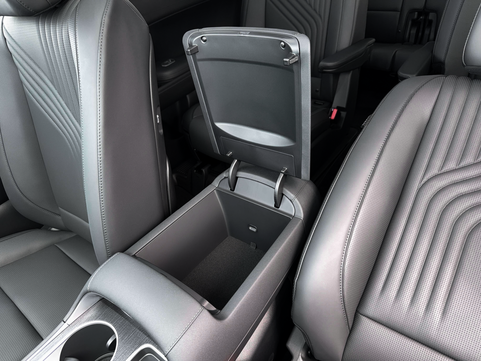 New 2027 Gray Hyundai Blue SEL Premium 7P image 18