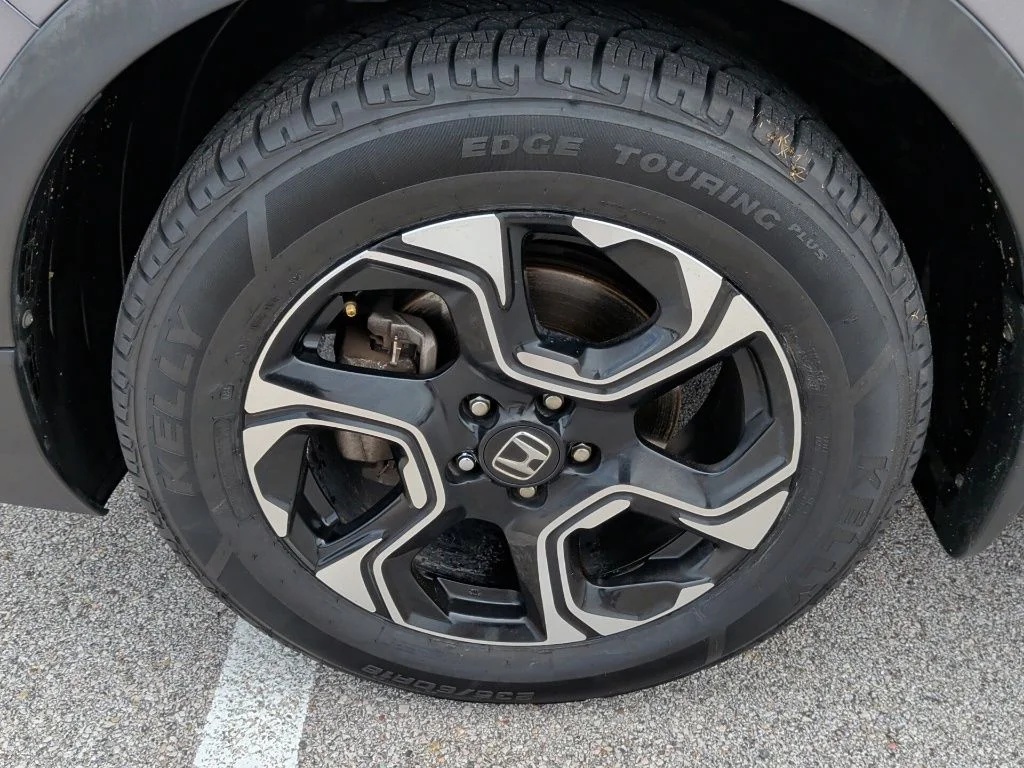 Used 2018 Lunar Silver Metallic Honda Touring image 43