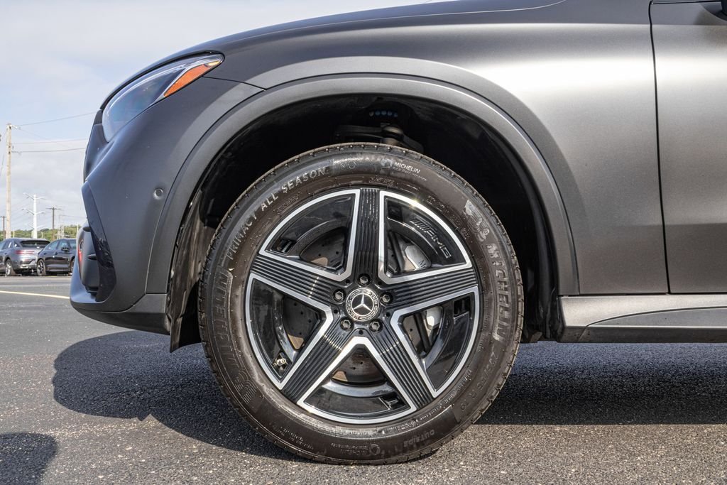 Used 2024  Mercedes-Benz GLC 300 image 37