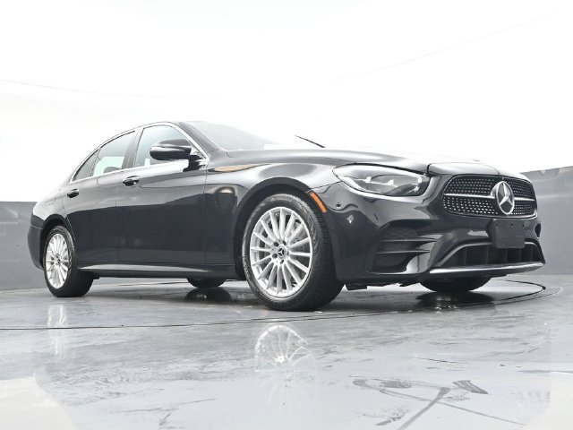 Used 2023  Mercedes-Benz E 350 image 30