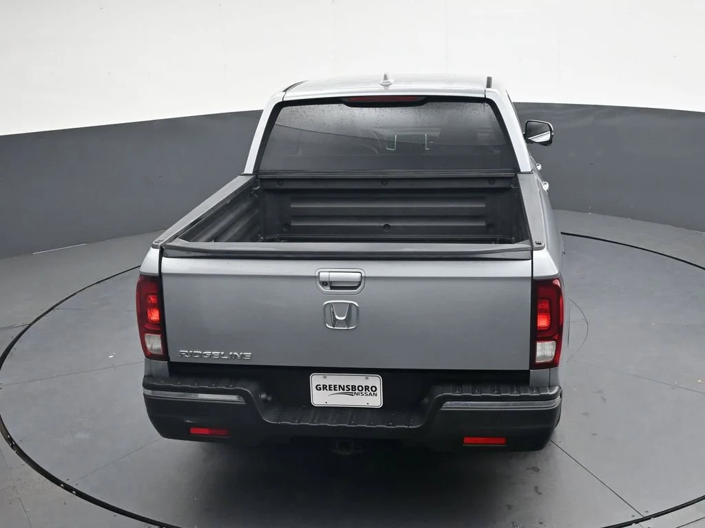 Used 2017  Honda RTL-T image 26