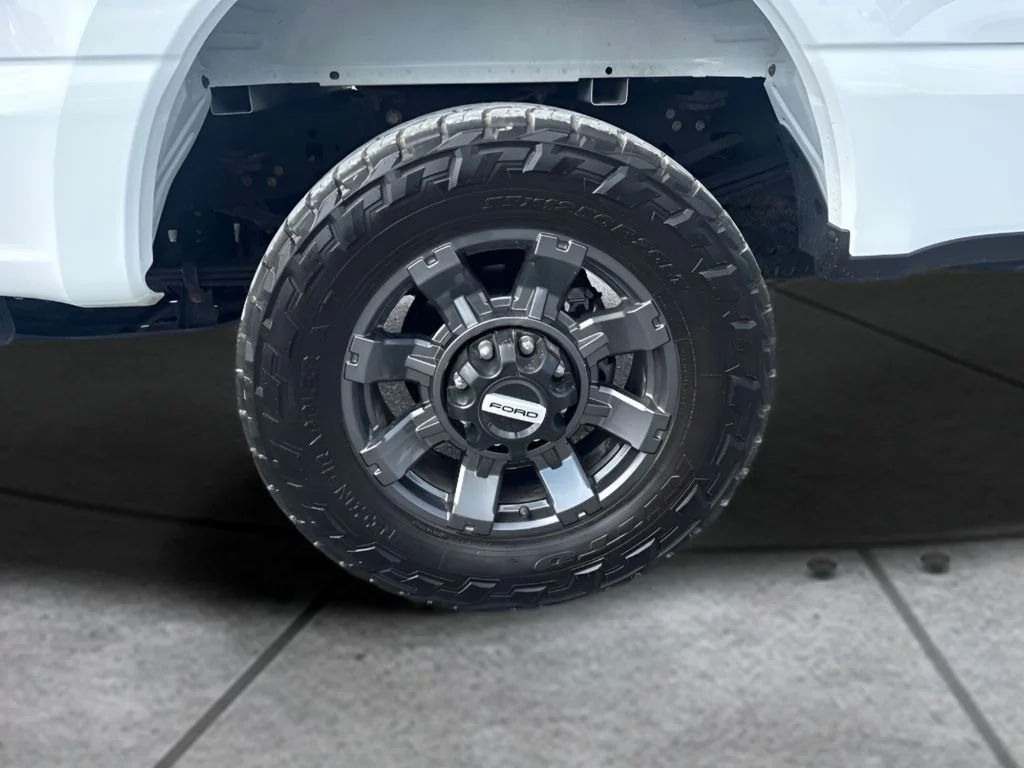 Used 2023 White Ford Lariat image 28