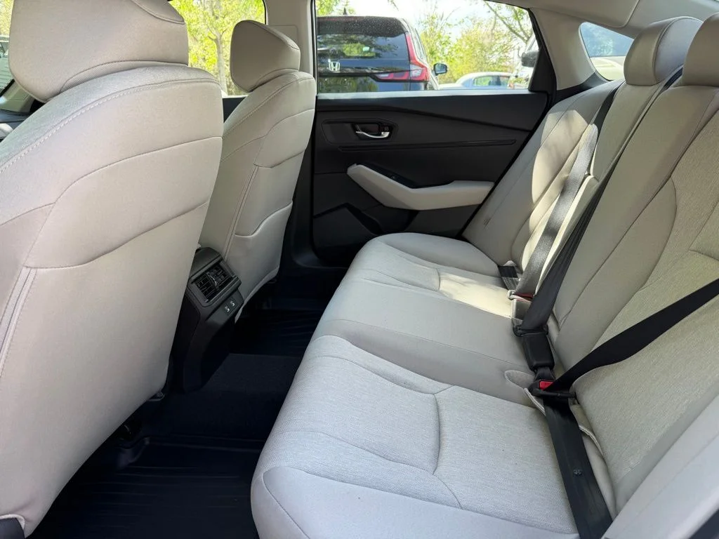 New 2026 Platinum White Pearl Honda LX image 7