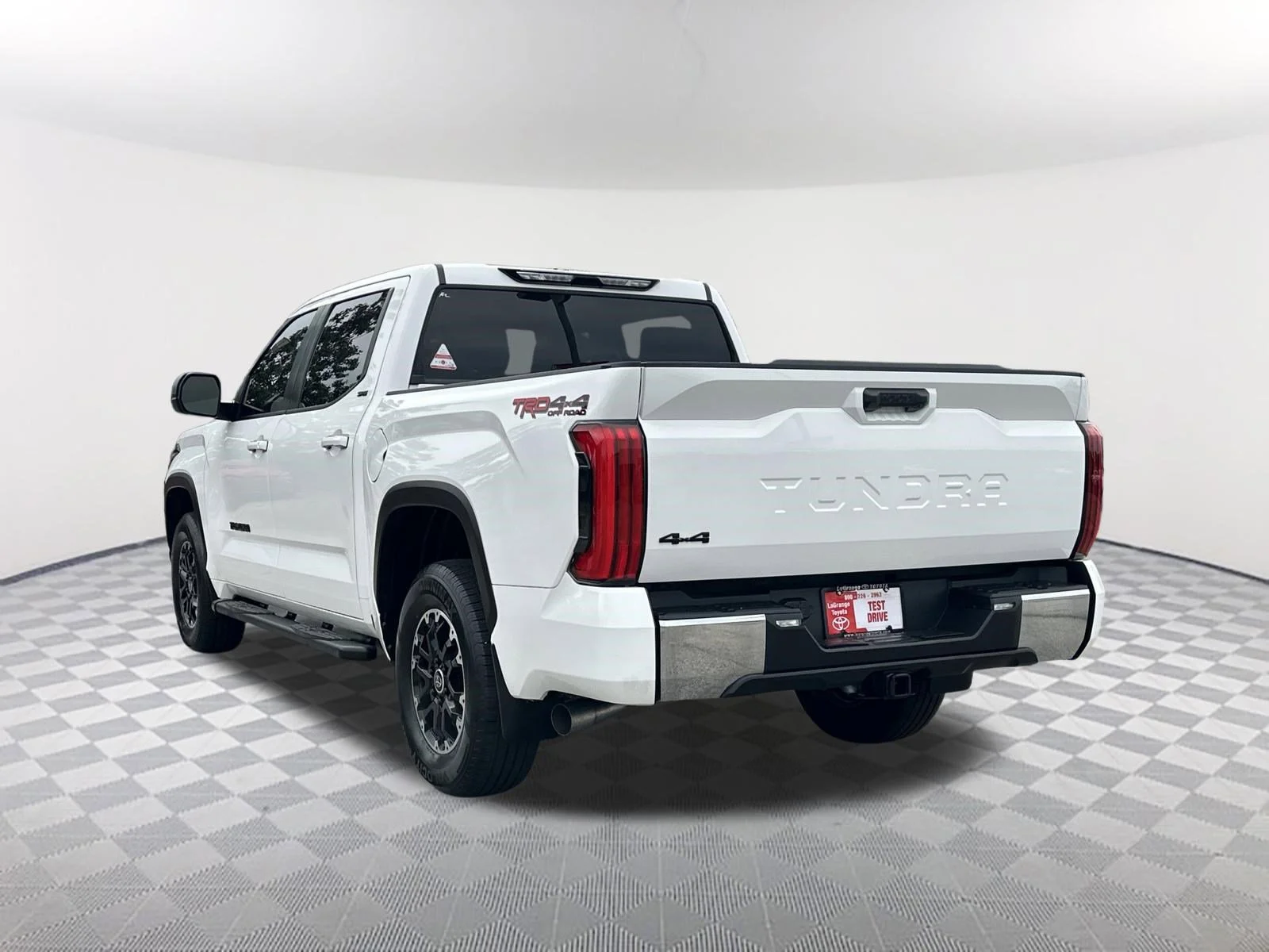 Used 2024 Ice Cap Toyota SR5 image 7