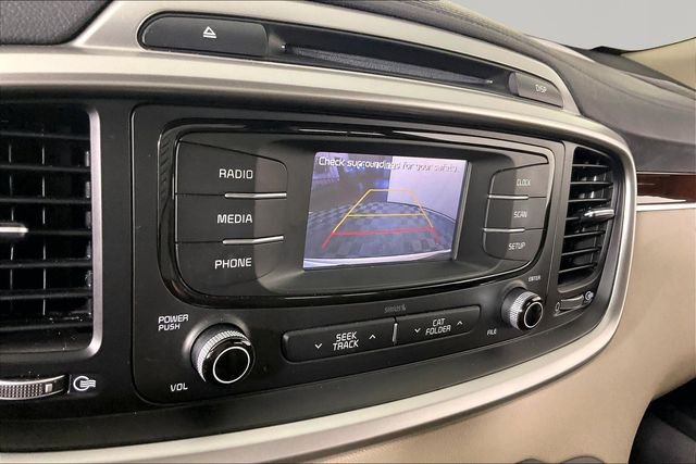 Used 2017 White Kia LX image 13