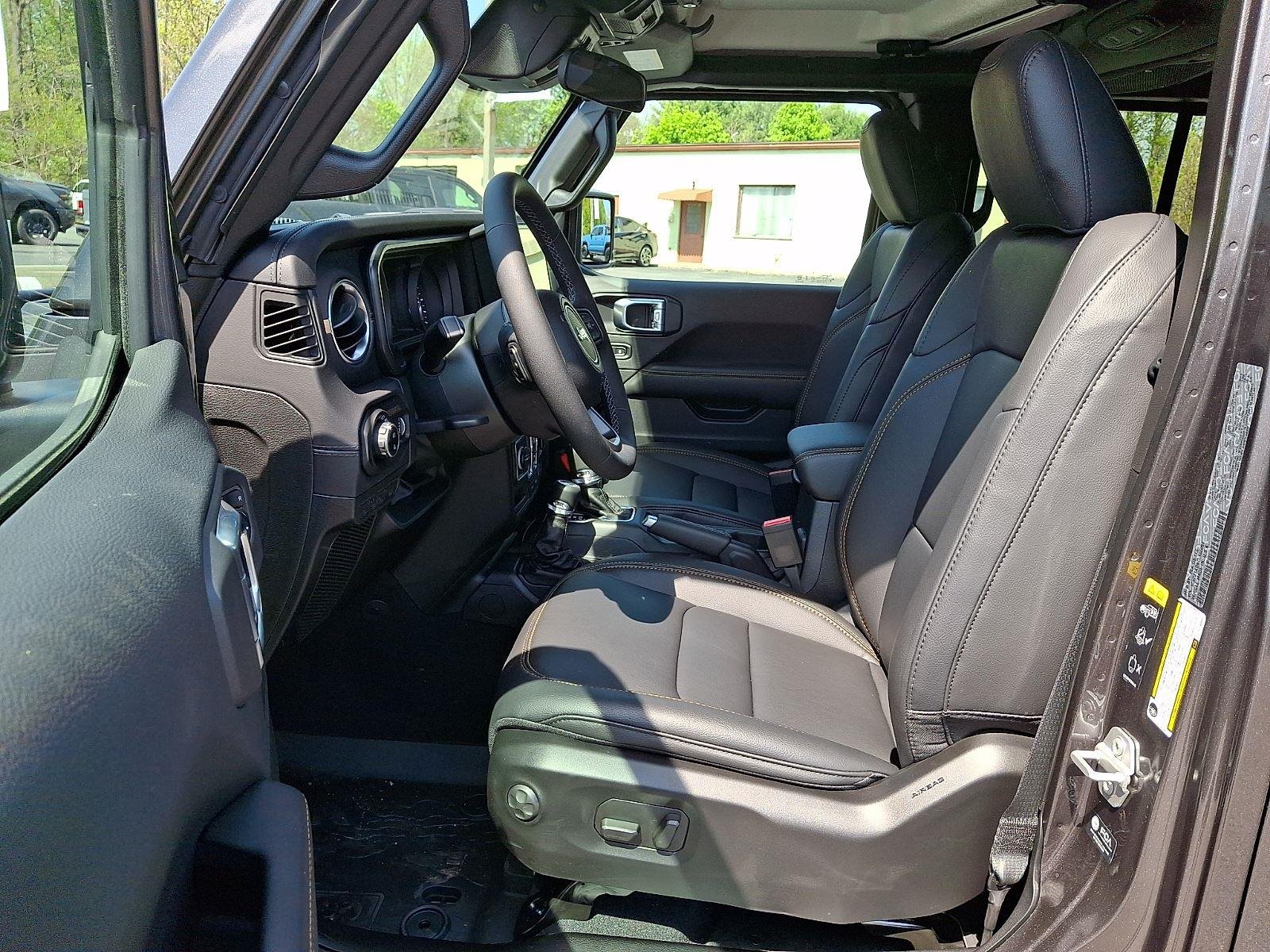 New 2026 Granite Crystal Metallic Clear-Coat Exterior Paint Jeep Texas Trail image 9