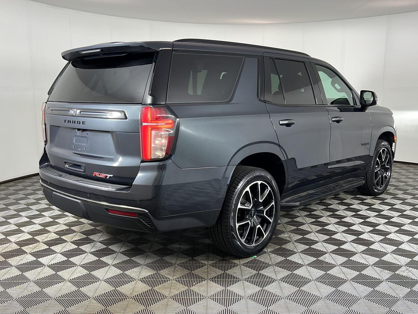 Used 2022 Evergreen Gray Metallic Chevrolet RST image 6