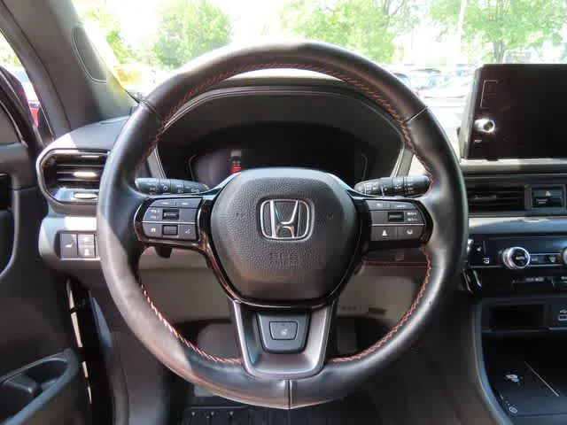 Certified Used 2025 Crystal Black Pearl Honda TrailSport image 29