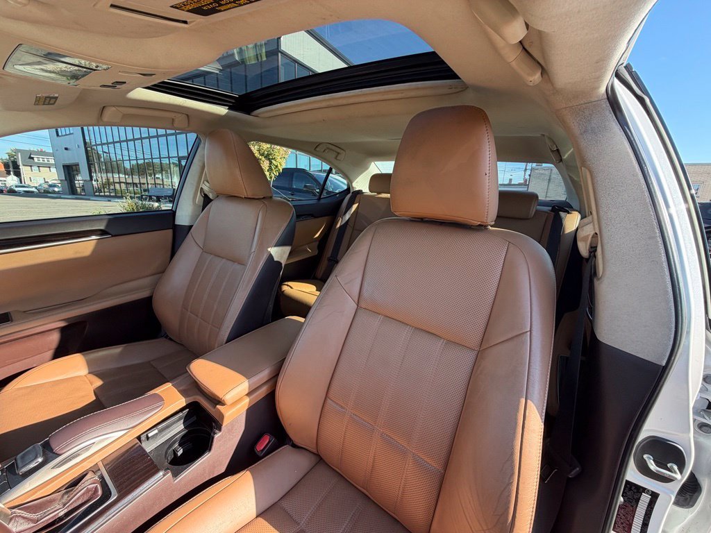 Used 2018 White Lexus 350 image 9
