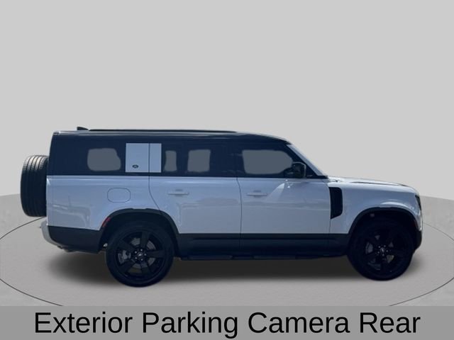Used 2023 White Land Rover S image 7
