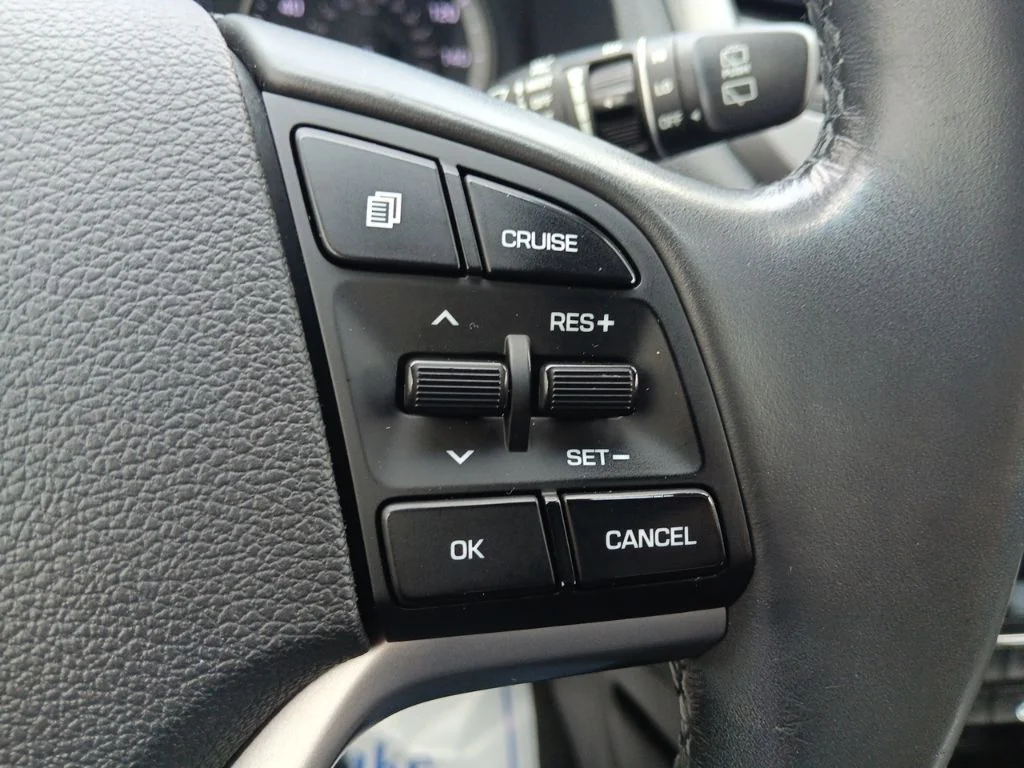 Used 2018 Black Noir Pearl Hyundai Limited image 18