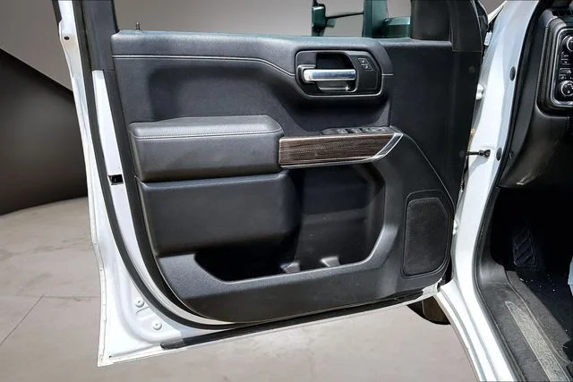 Used 2020 White Chevrolet LT image 20