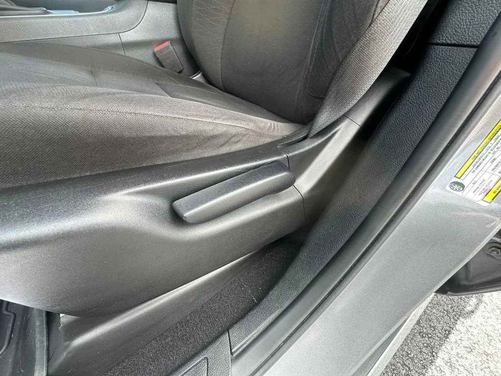 Used 2019 Silver Dodge SXT image 30