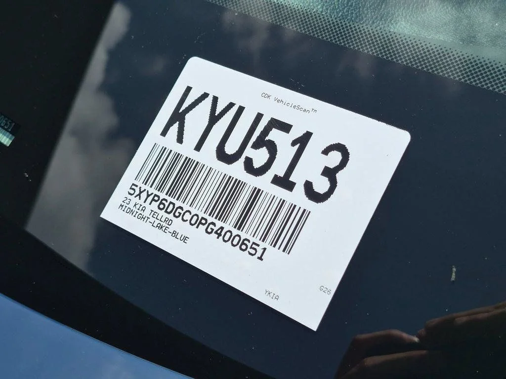 Used 2023 Black Kia S image 31