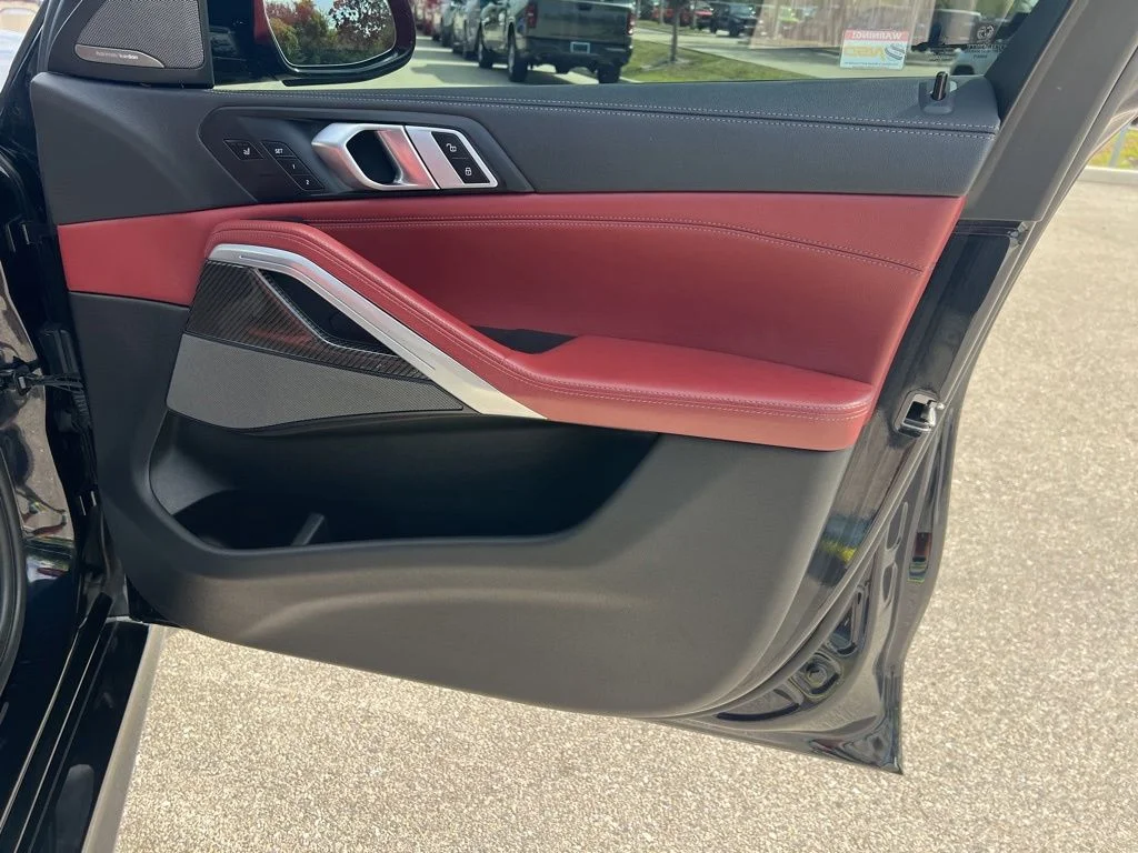 Used 2020 Black BMW M50i image 40