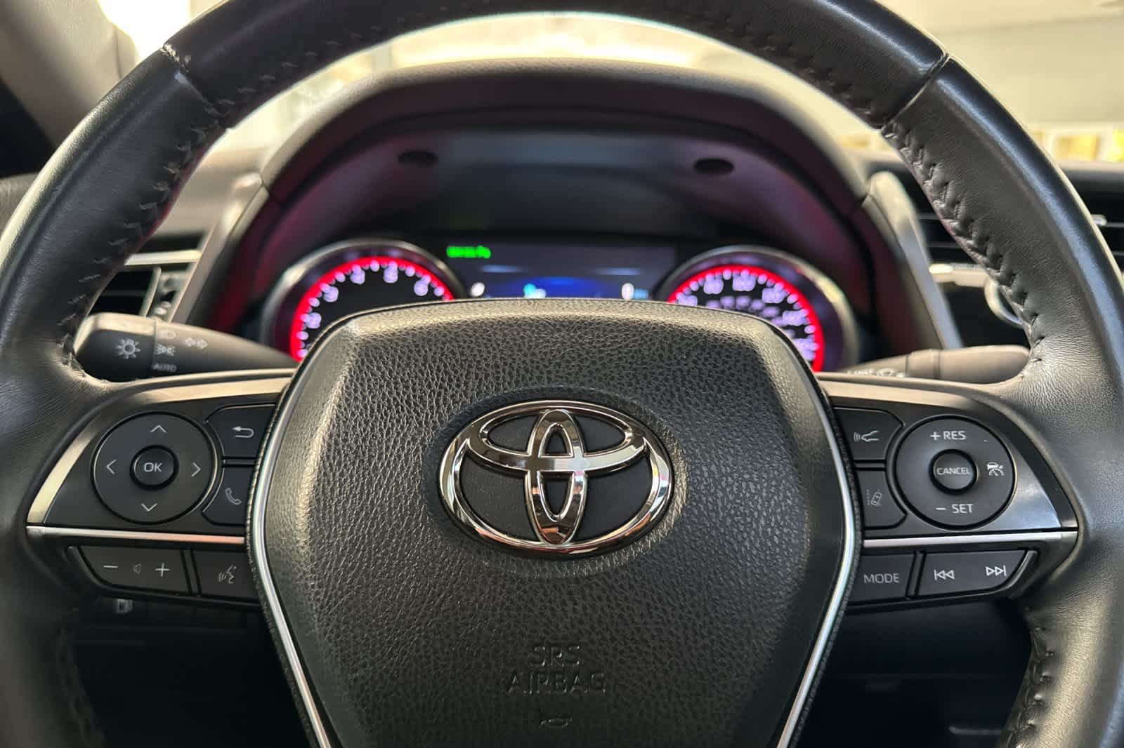 Used 2018 Blue Streak Metallic Toyota XSE image 15