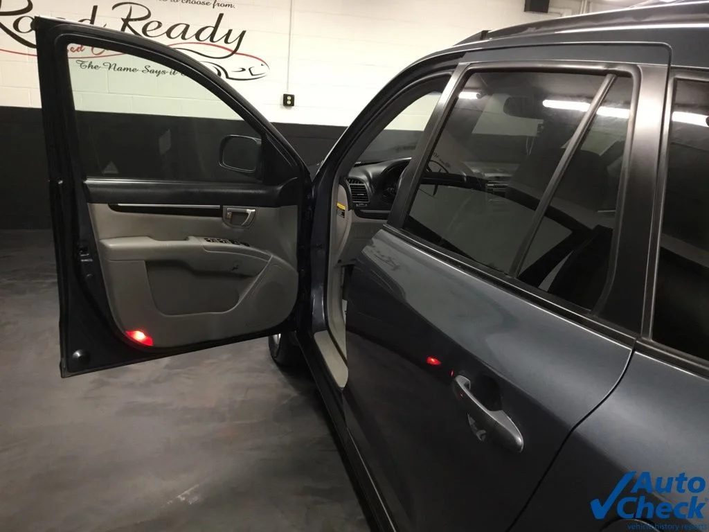 Used 2007 Blue Hyundai  image 17