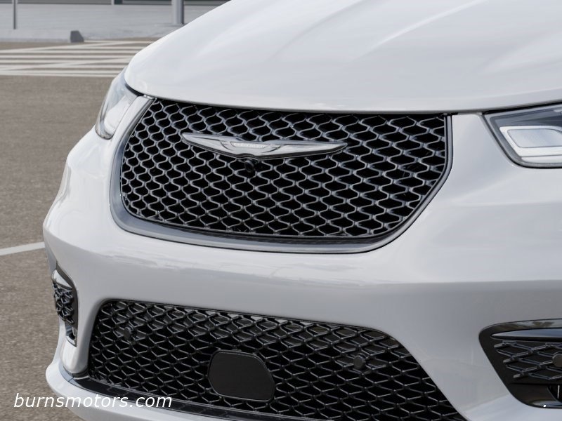 New 2026 Bright White Clear-Coat Exterior Paint Chrysler Limited S image 11