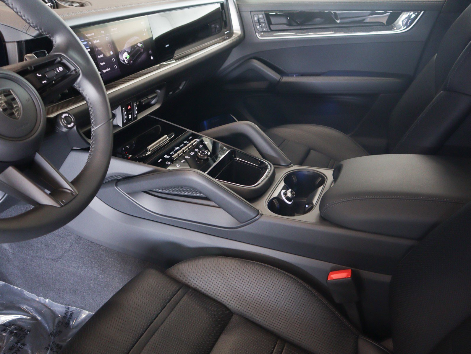 2025 Porsche Cayenne Turbo E-Hybrid - Photo 18