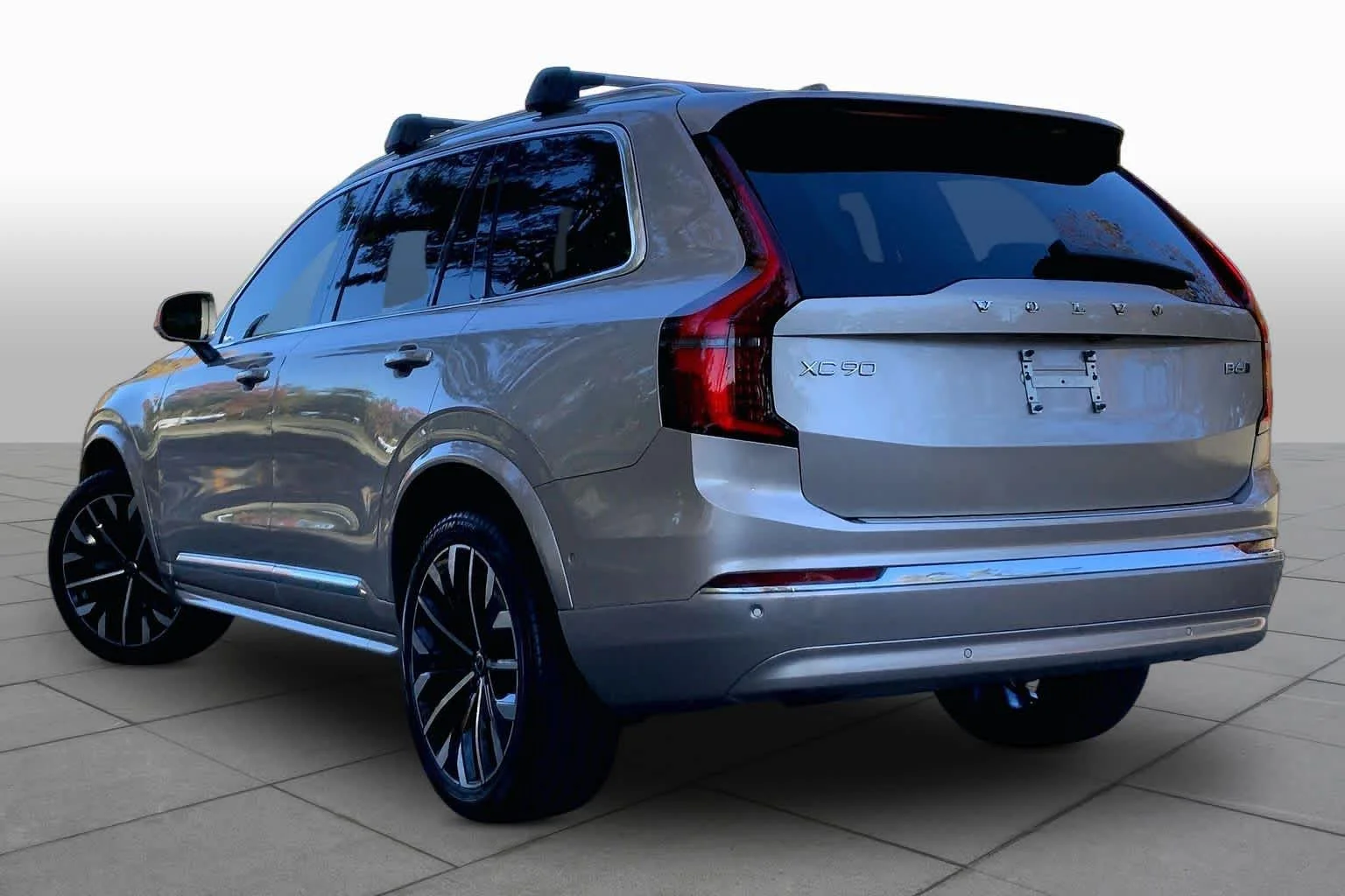 Used 2026 Bright Dusk Metallic Volvo Ultra image 11