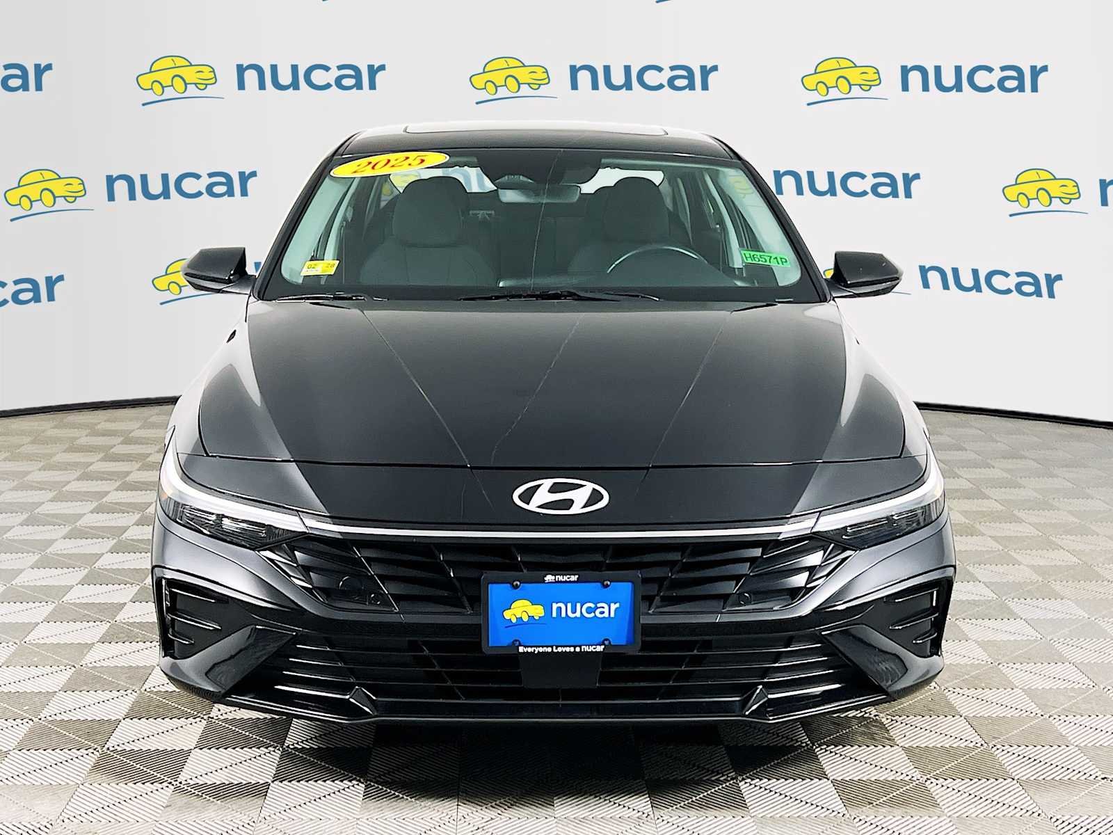 Used 2025 Abyss Black Hyundai SEL Convenience image 2