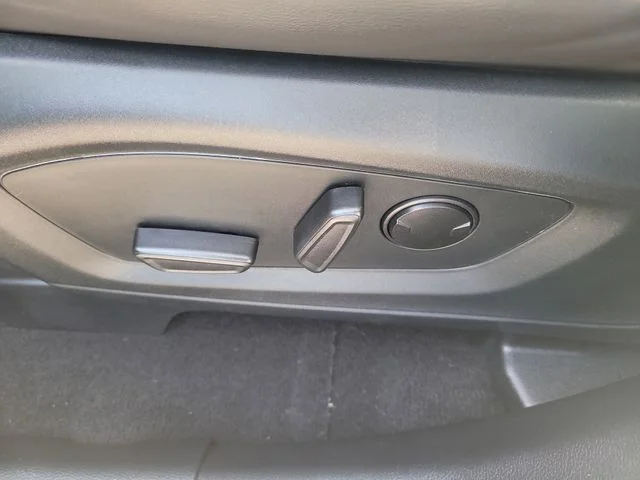Used 2021 Silver Ford XLT image 22