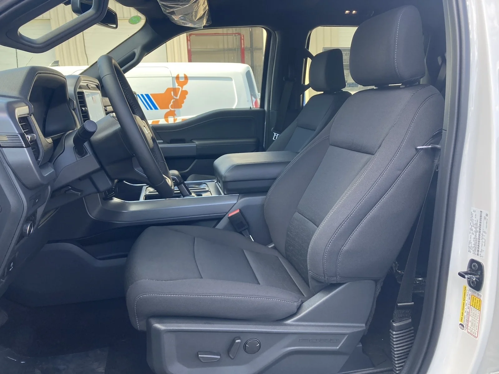 New 2026 Oxford White Ford XLT image 23