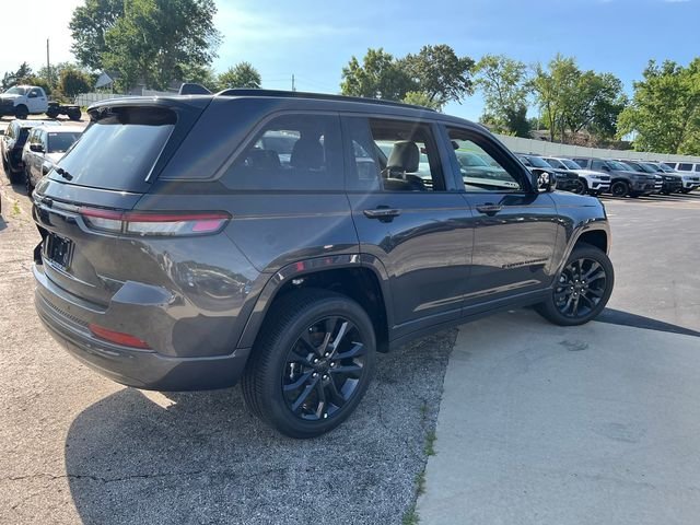 New 2026 Baltic Gray Metallic Clear-Coat Exterior Paint Jeep Limited Reserve image 7