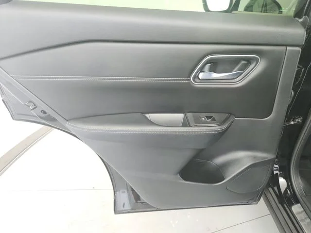Used 2024 Black Nissan Platinum image 35